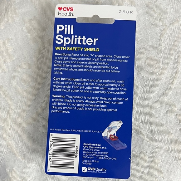 CVS Health Pill Splitter and Weekly Pill Planner Set - Picture 10 of 10
